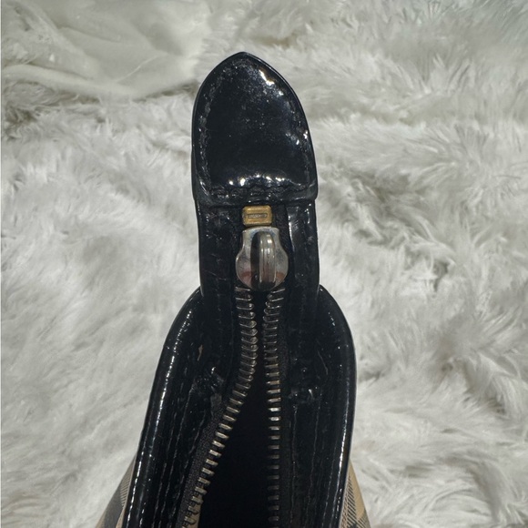 Burberry Nova Check Nickie Tote Bag - Picture 12 of 14